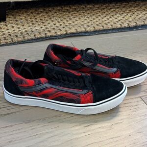 Vans Men's Black and Red Graphic Sneakers